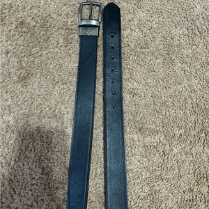 Reversible Columbia black or brown leather belt